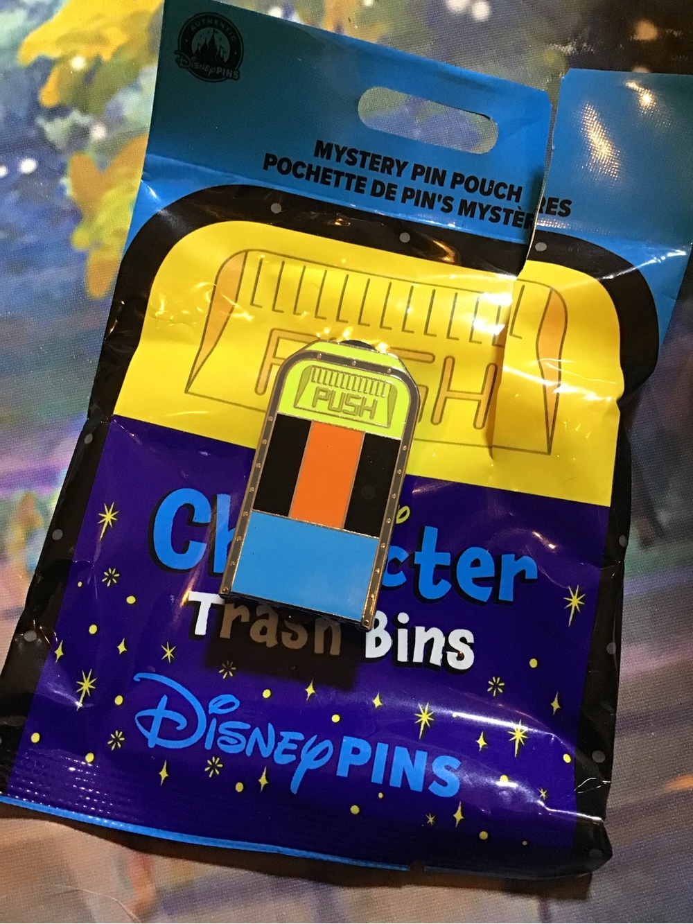 2025 Disney parks character trash bins mystery pin goofy
